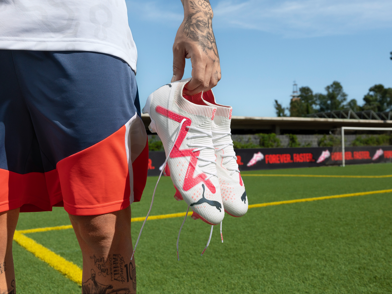 Ney kicks