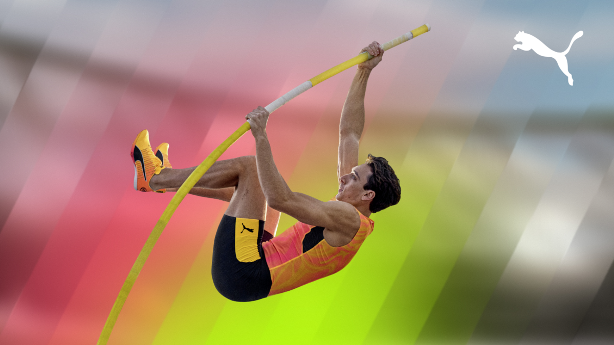 Mondo Duplantis pole vaulting