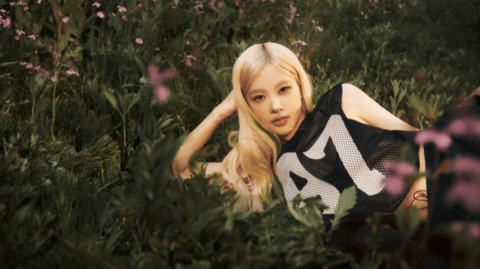 Key Visual von Rosé bei der Vorstellung ihrer ersten vollständigen Kollektion, PUMA x ROSÉ.